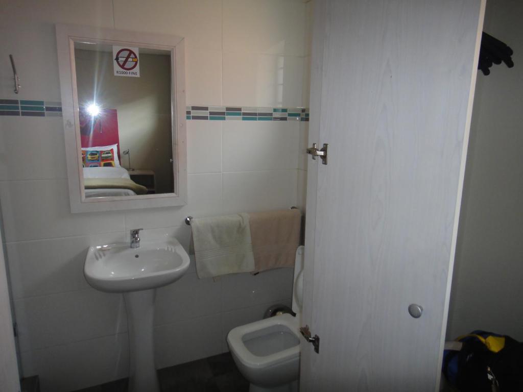 Ashanti Lodge Green Point ケープタウン 部屋 写真