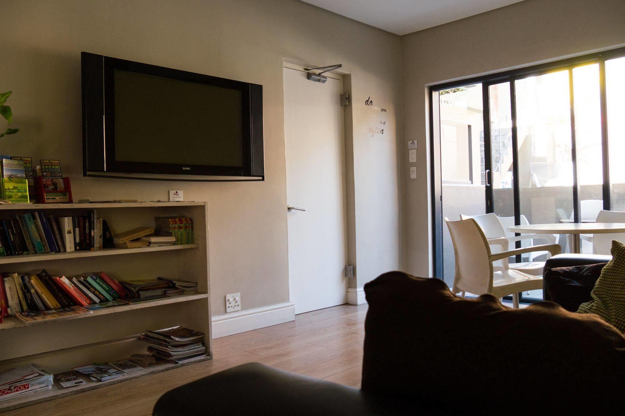 Ashanti Lodge Green Point ケープタウン エクステリア 写真