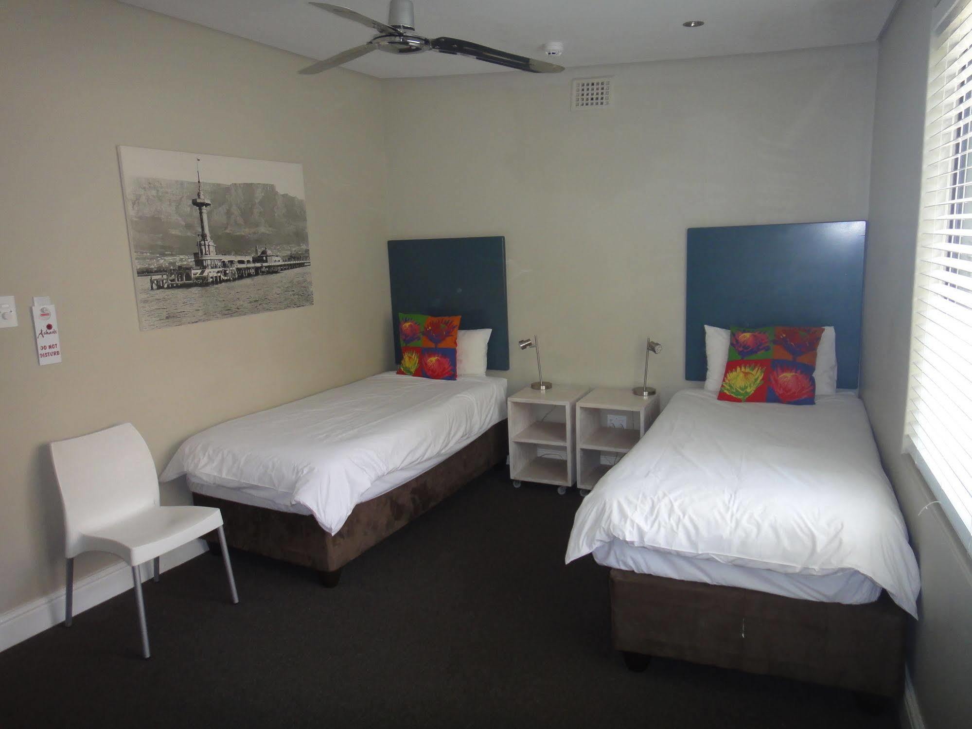 Ashanti Lodge Green Point ケープタウン エクステリア 写真