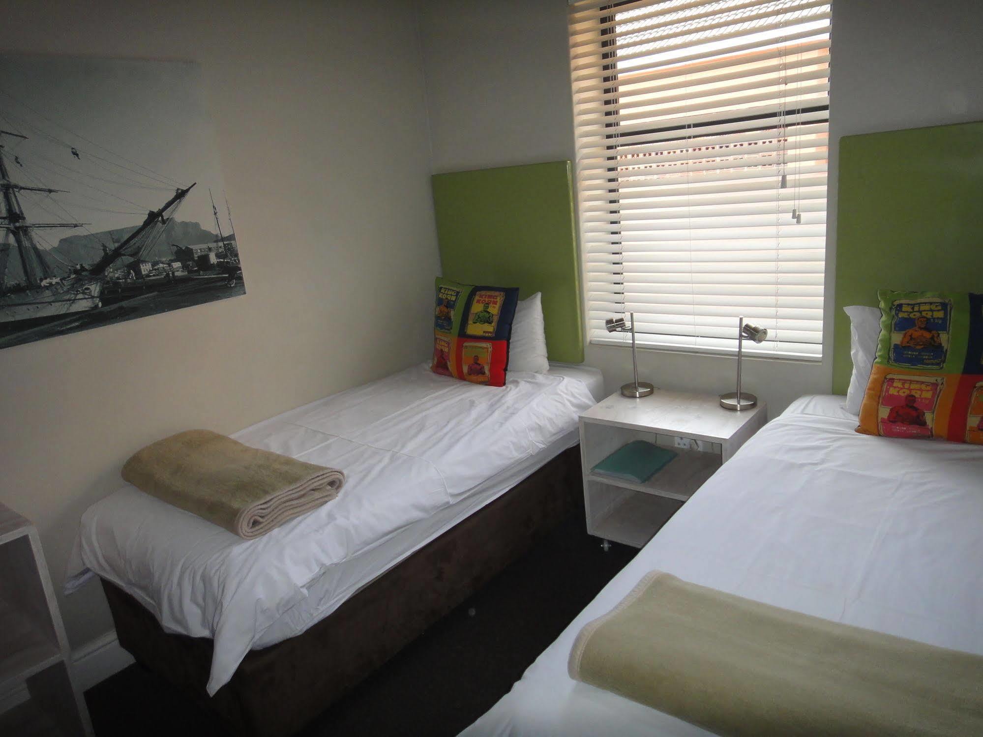 Ashanti Lodge Green Point ケープタウン エクステリア 写真